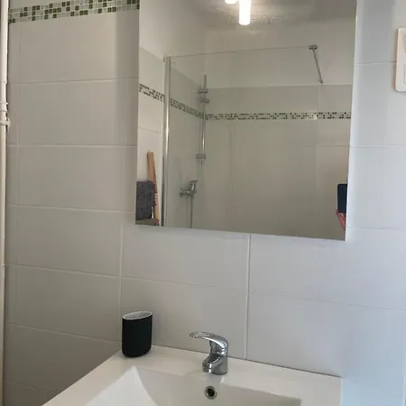 Spacieux 2 Pieces Centre Historique